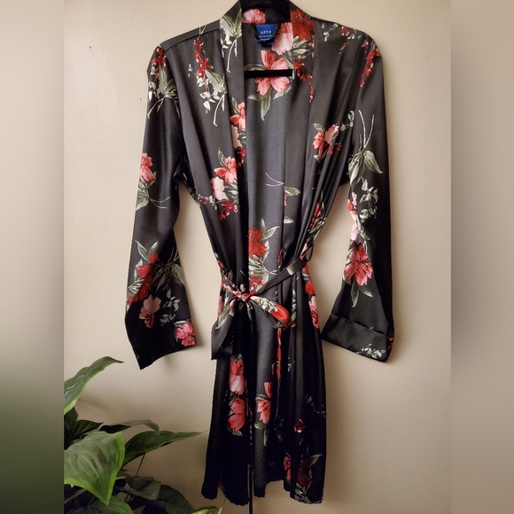 Apt. 9 Other - Apt. 9 Intimates Black Floral Robe Size M
